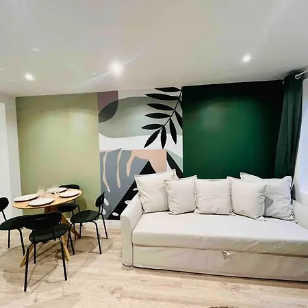 Les Orchidees Apartment *